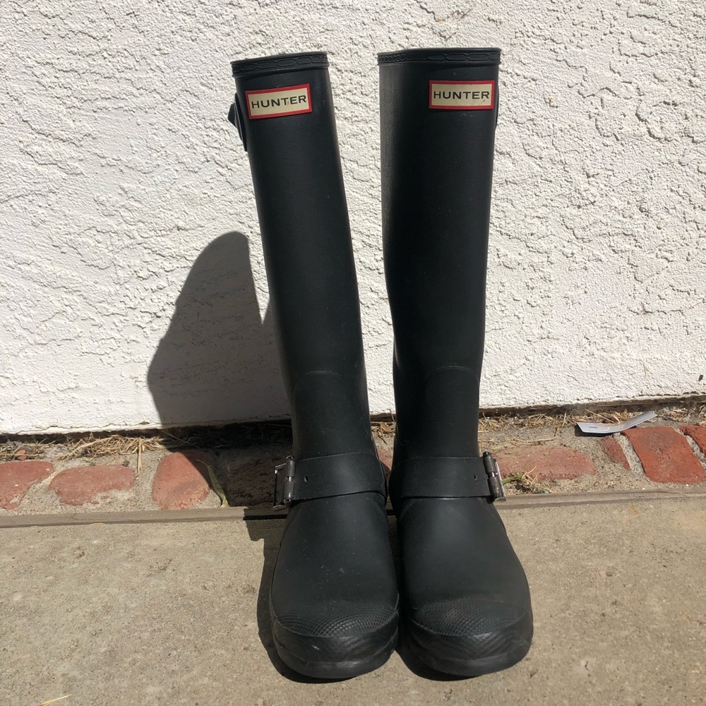 Black hunter rain boots size 8